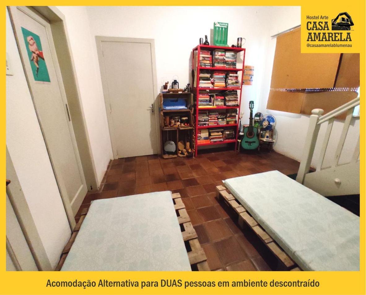 Casa Amarela Blumenau Hospedagem Alternativa Hostel Luaran gambar