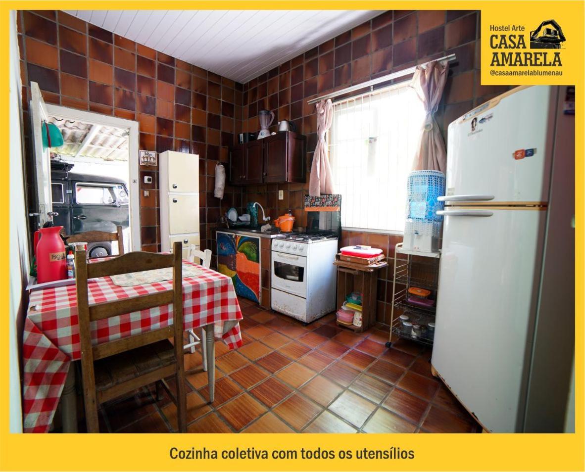 Casa Amarela Blumenau Hospedagem Alternativa Hostel Luaran gambar